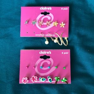 🌵2 sets of Claire’s earrings🌵